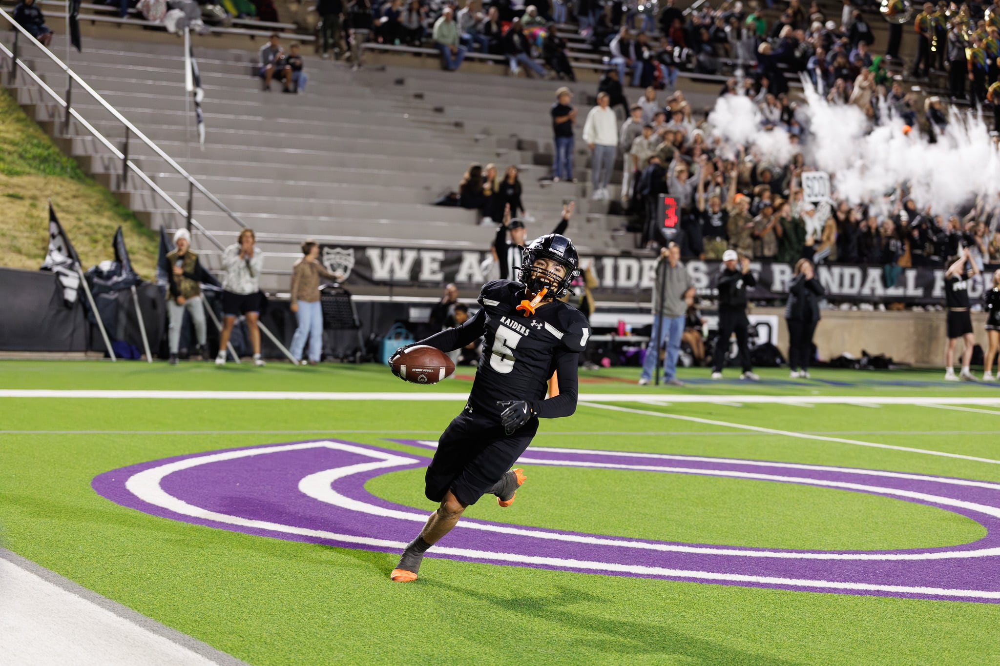 C_R38892 | Press Pass Sports