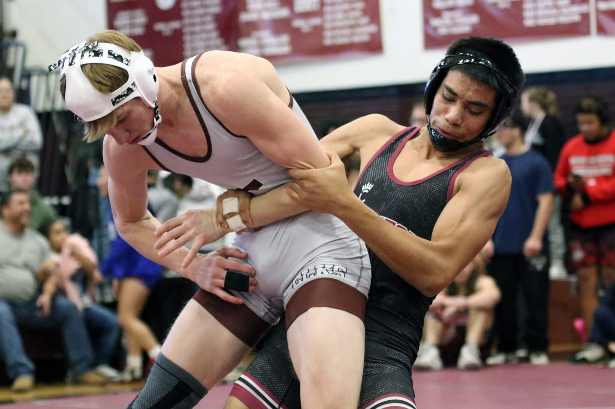 Hereford Rumble - Hereford Qaletre Garcia lifts Elk City Sonny Hallday - Boys 126 lbs championship | Press Pass Sports