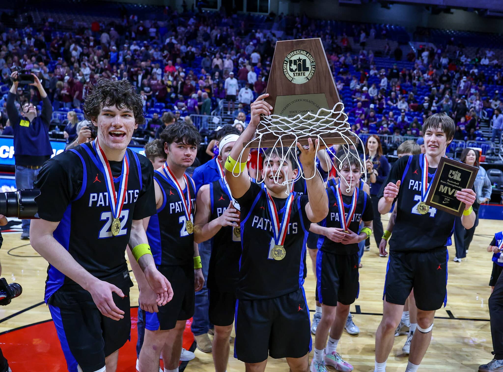 Valley blasts Fayetteville to bring home first ever UIL basketball state championship